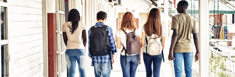قوانین مربوط به لباس های دانش آموزان در تورنتو پس از یک دهه دچار تغییرات اساسی می شوند